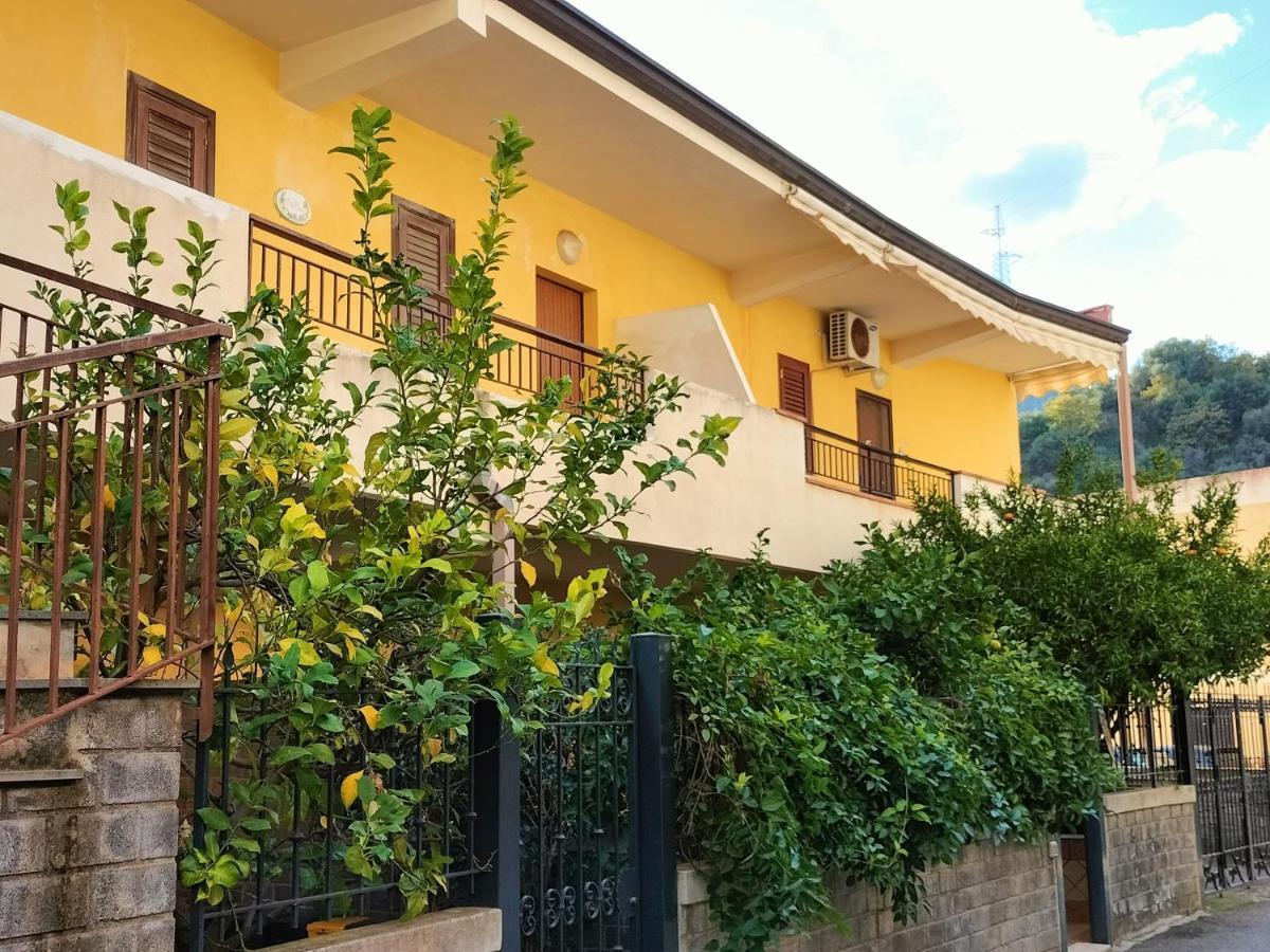 Casa Vacanza Da Rosa Letojanni Exterior photo